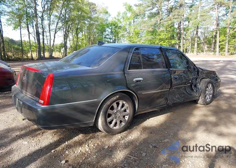 2009 Cadillac Dts 1Sb z USA, uszkodzony, nr VIN 1G6KD57Y79U142537